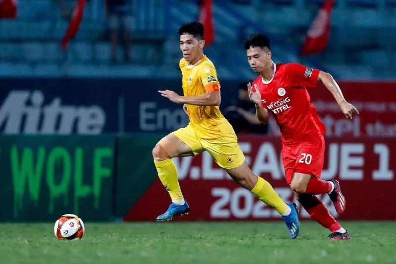 B&agrave;o cỏ b&oacute;ng đ&aacute; trực tuyến l&agrave; một trong những c&aacute;ch kiếm tiền